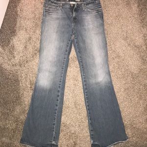 Women’s size 8 GAP low-rise stretch jeans